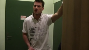 An amateur lad from Prague jerks off and ball cream