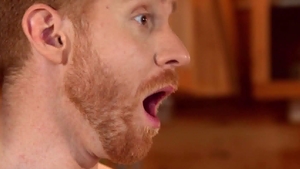 Men of UK: Inked australian Leander helps with sucking dick