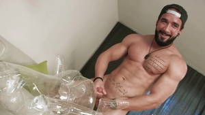 Maskurbate - Muscle really likes fucking hard